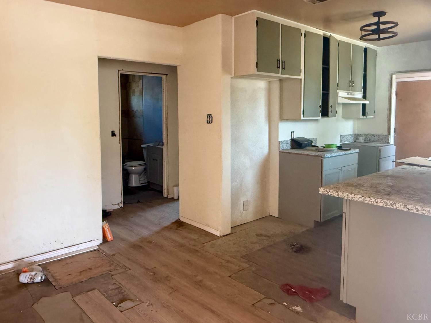 609 E Tulare St, Avenal, CA 93204