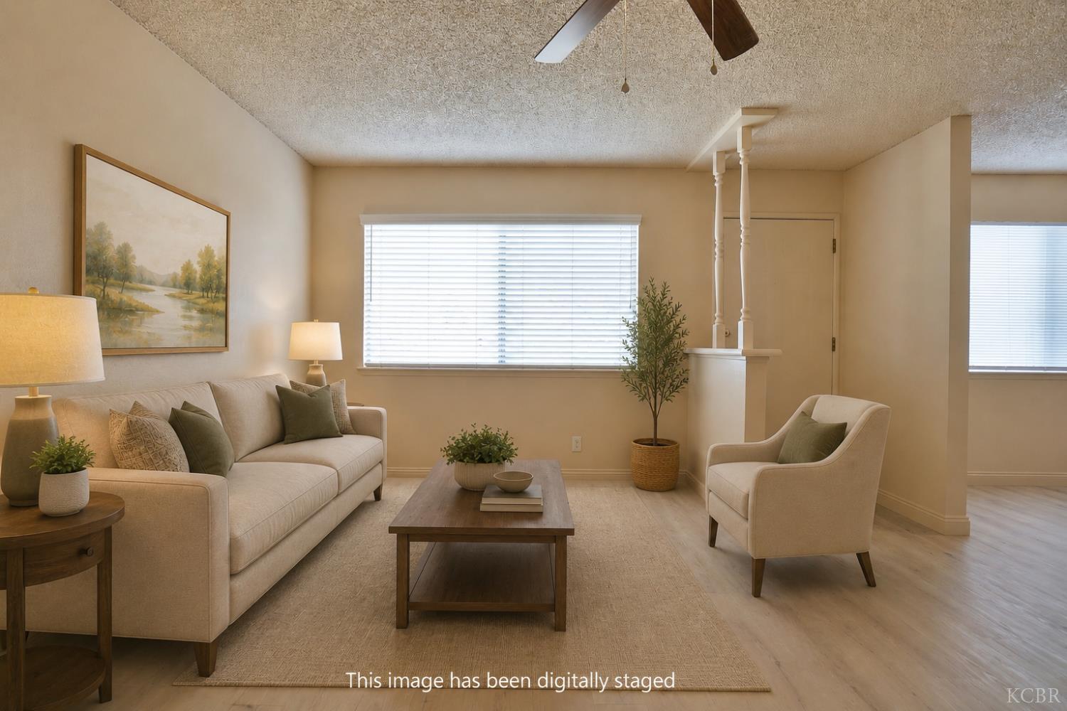 905 E Florinda St E, Hanford, CA 93230