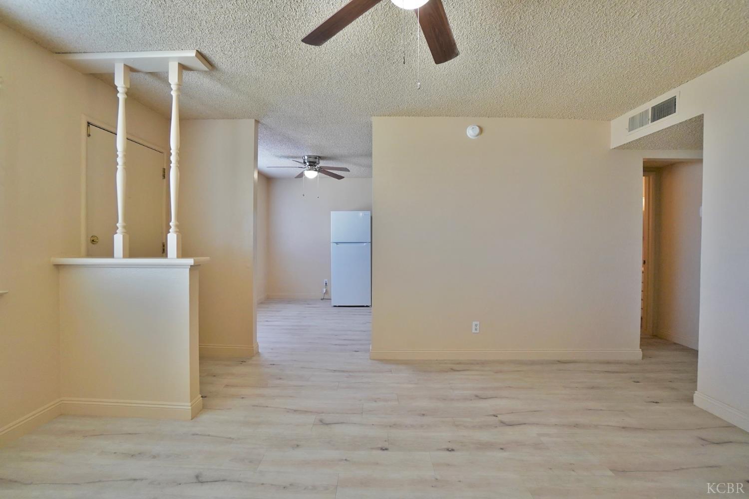 905 E Florinda St E, Hanford, CA 93230