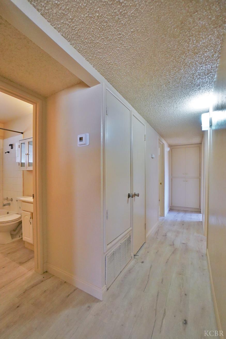 905 E Florinda St E, Hanford, CA 93230