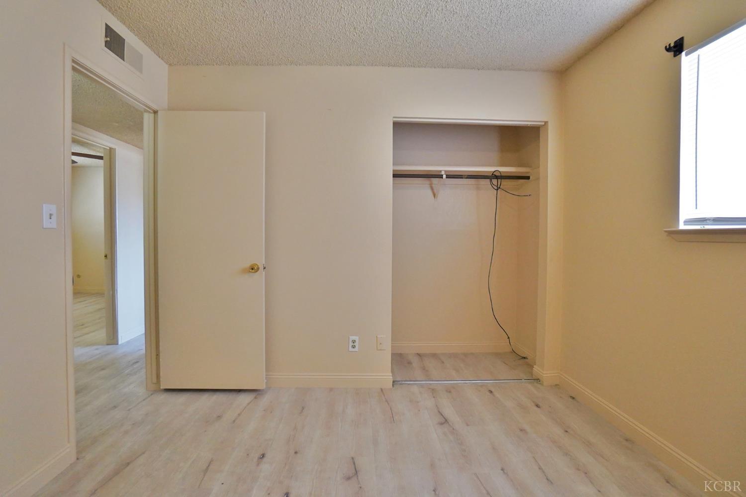 905 E Florinda St E, Hanford, CA 93230