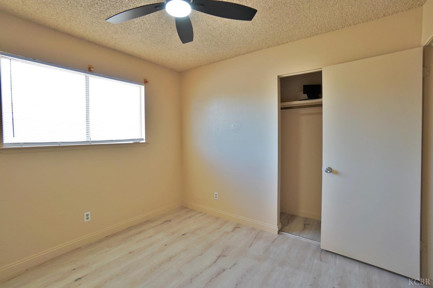 905 E Florinda St E, Hanford, CA 93230