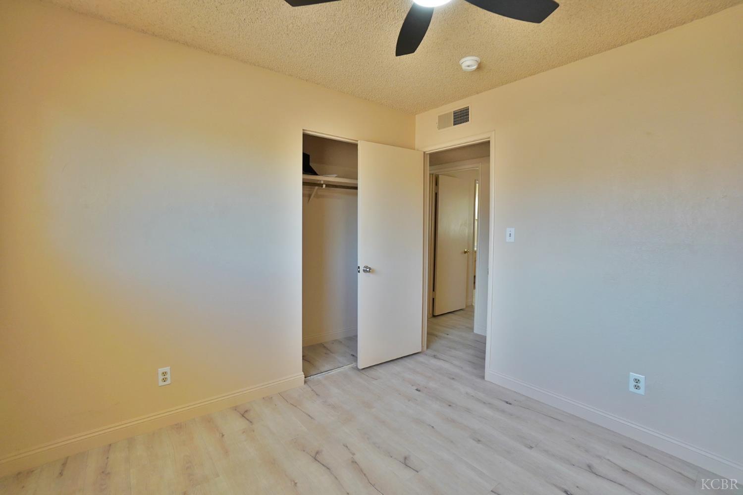 905 E Florinda St E, Hanford, CA 93230