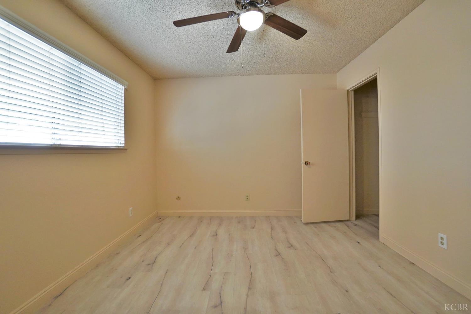 905 E Florinda St E, Hanford, CA 93230
