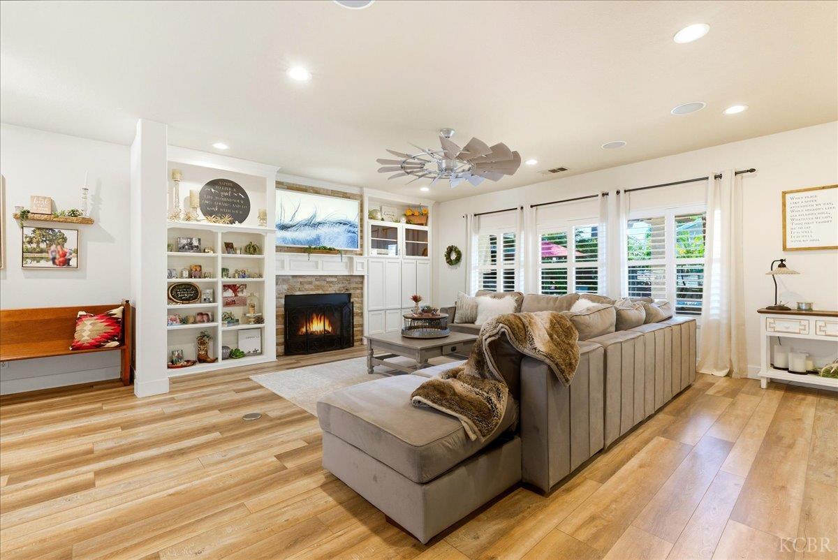 4623 W Grove, Visalia, CA 93291