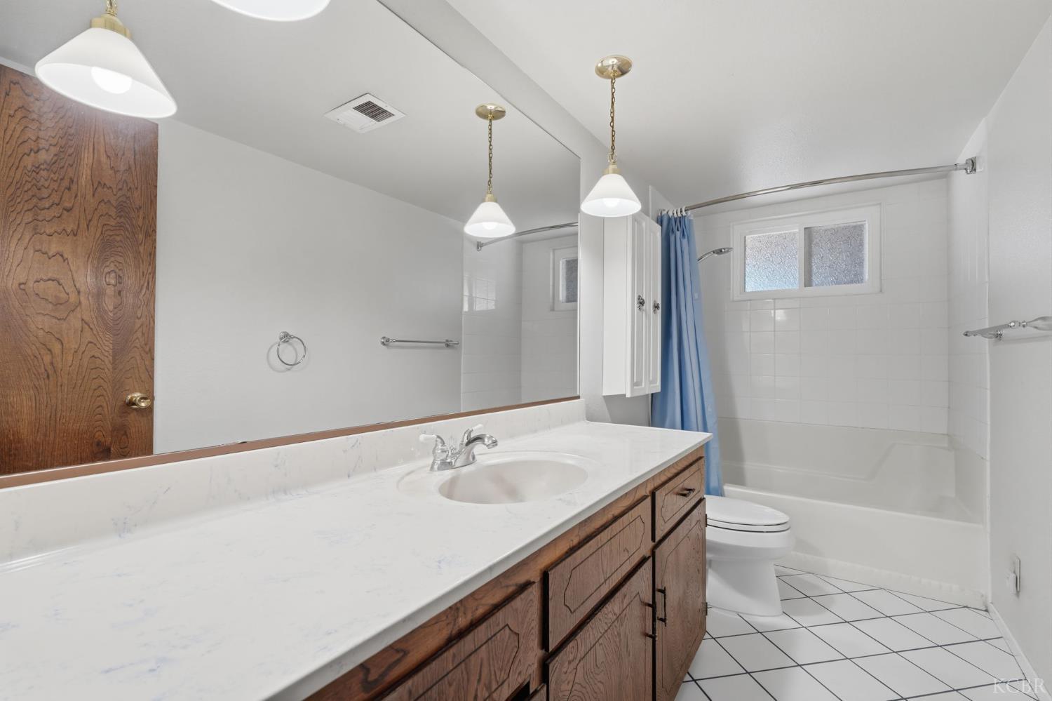 257 Larish St, Lemoore, CA 93245