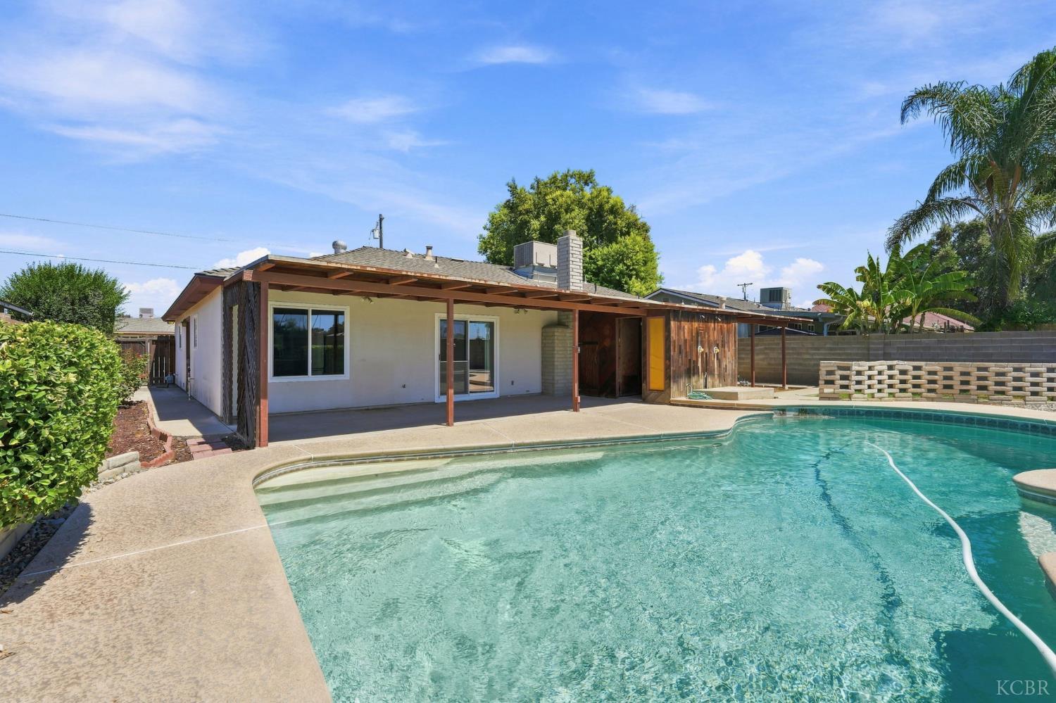 257 Larish St, Lemoore, CA 93245
