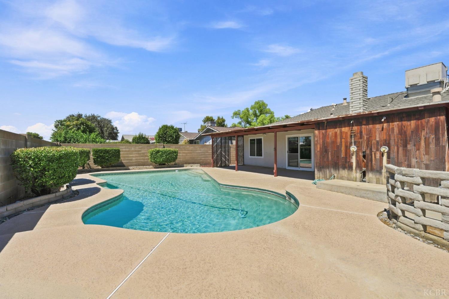257 Larish St, Lemoore, CA 93245