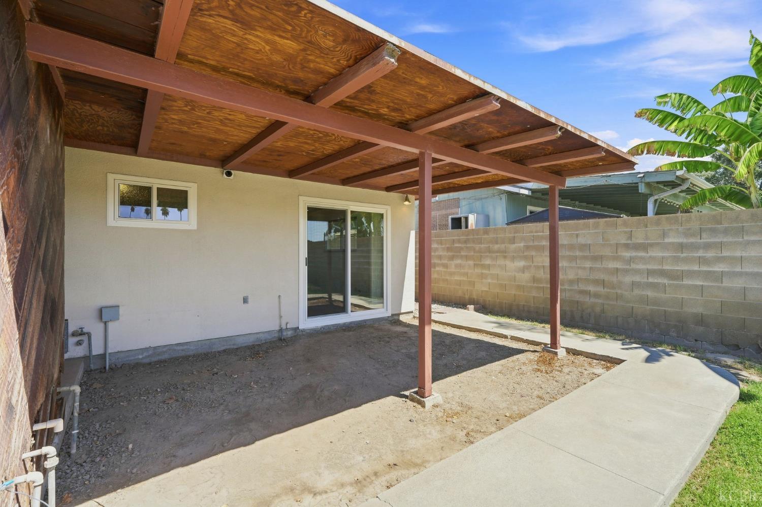 257 Larish St, Lemoore, CA 93245