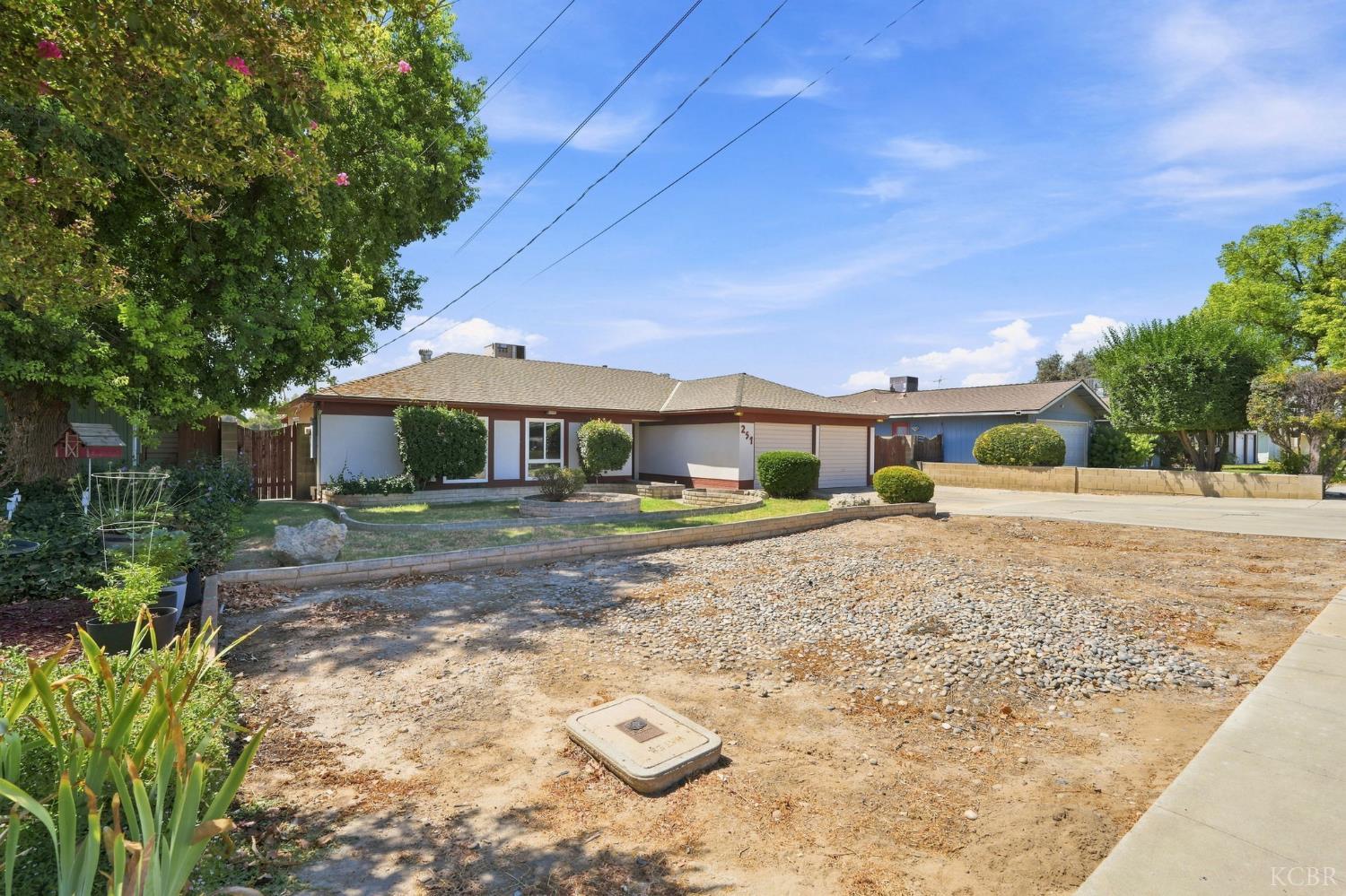 257 Larish St, Lemoore, CA 93245