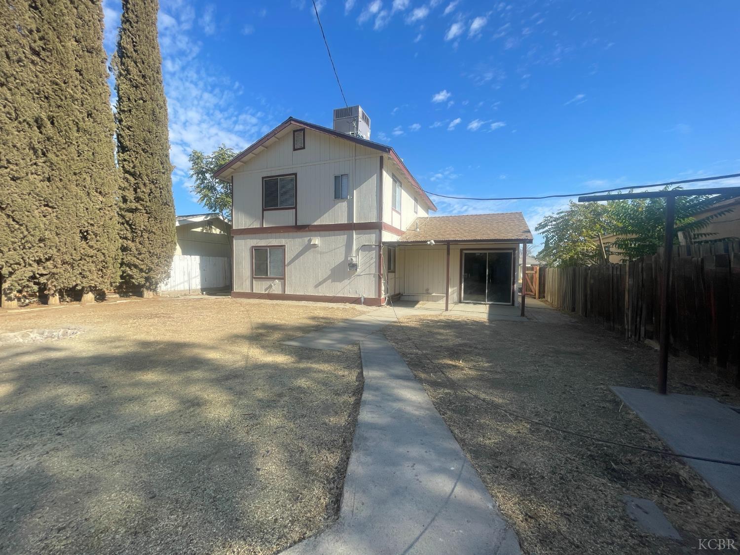 272 Hoover St, Coalinga, CA 93210