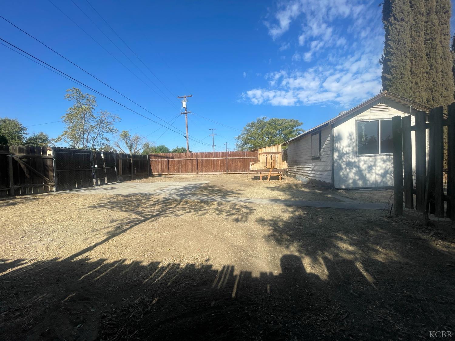 272 Hoover St, Coalinga, CA 93210