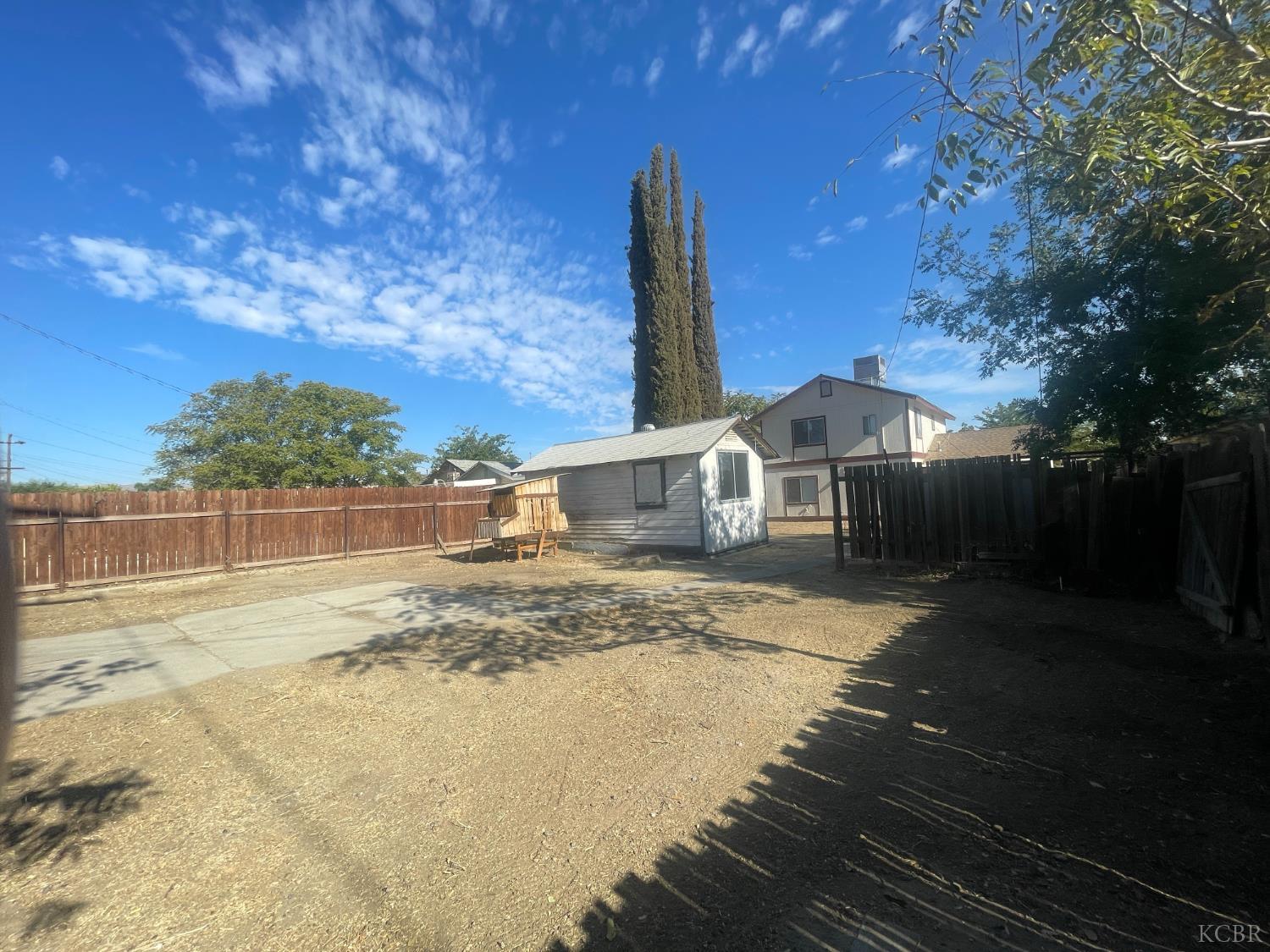 272 Hoover St, Coalinga, CA 93210