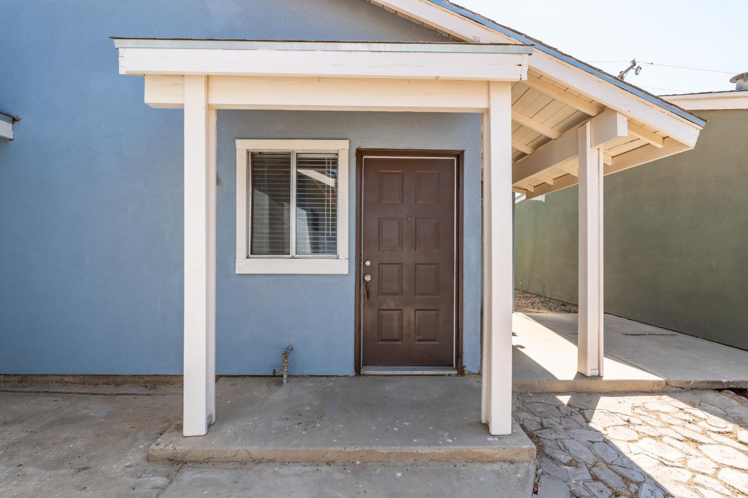 2760 N Selland Ave, Fresno, CA 93722