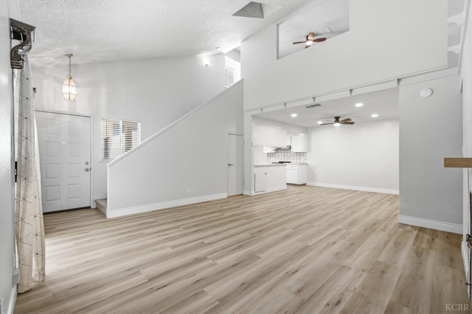 2760 N Selland Ave, Fresno, CA 93722