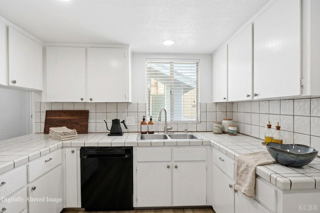 2760 N Selland Ave, Fresno, CA 93722