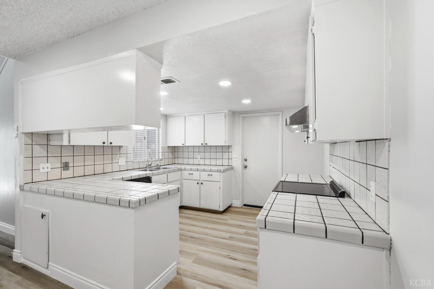 2760 N Selland Ave, Fresno, CA 93722