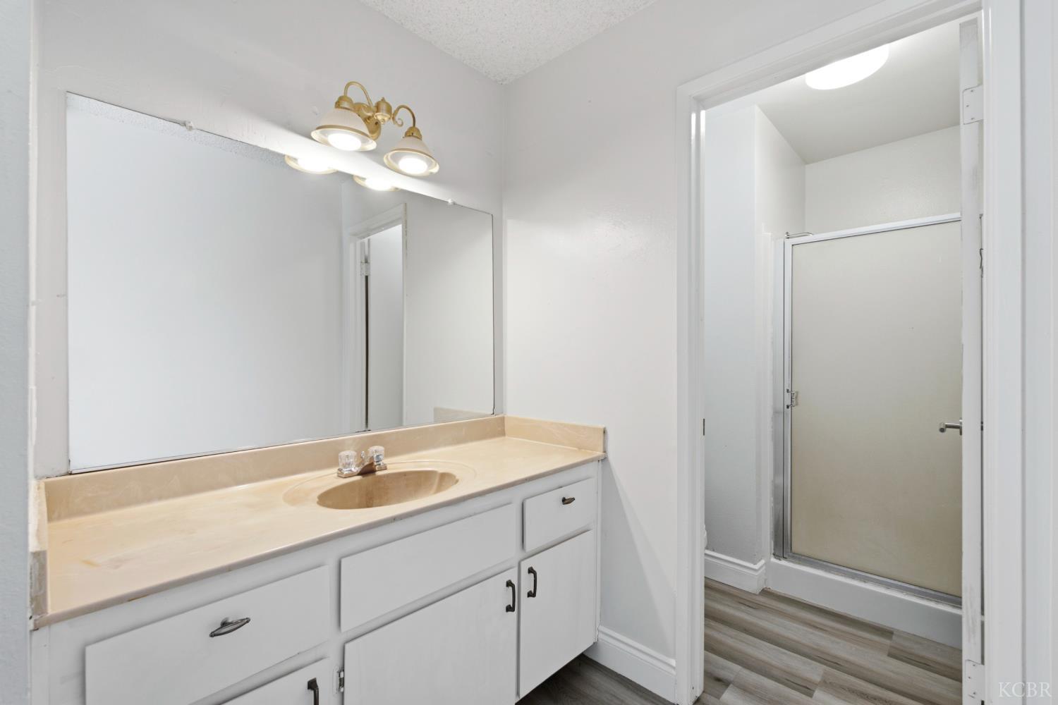 2760 N Selland Ave, Fresno, CA 93722