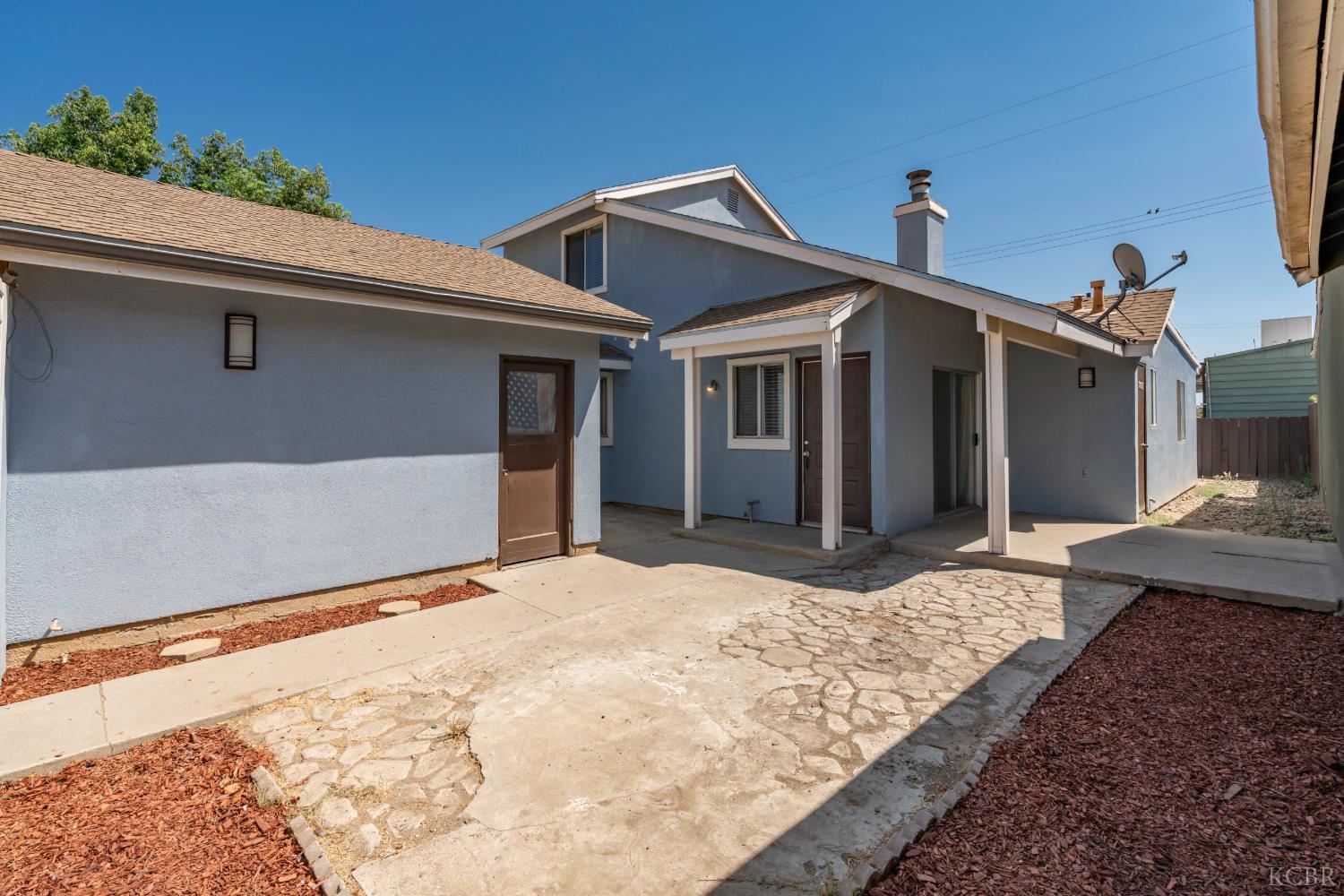 2760 N Selland Ave, Fresno, CA 93722