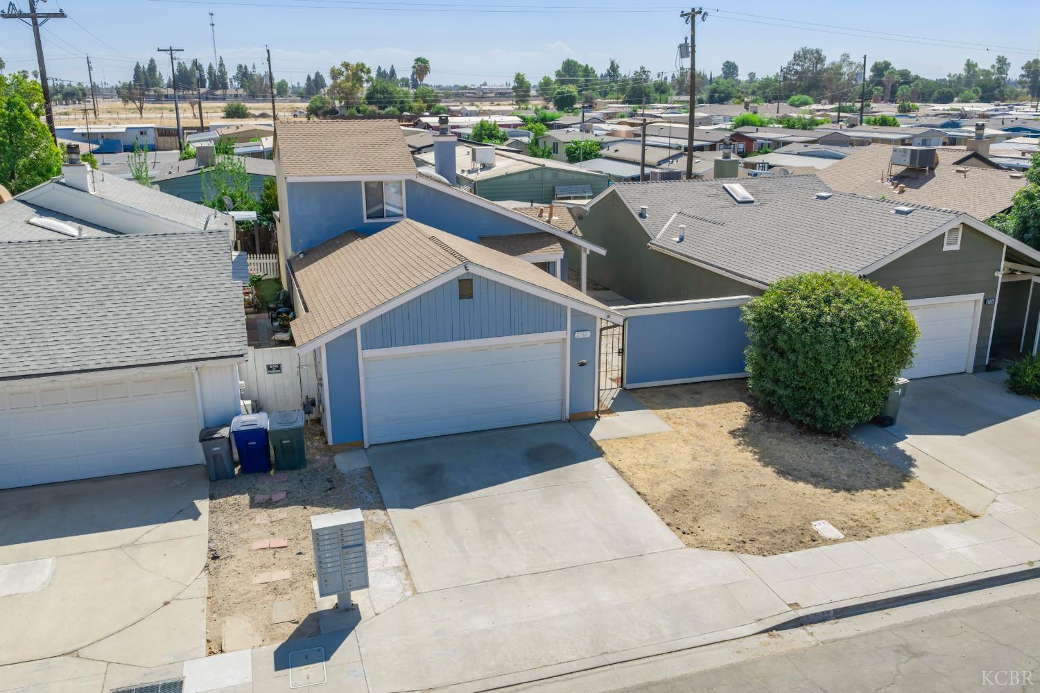 2760 N Selland Ave, Fresno, CA 93722