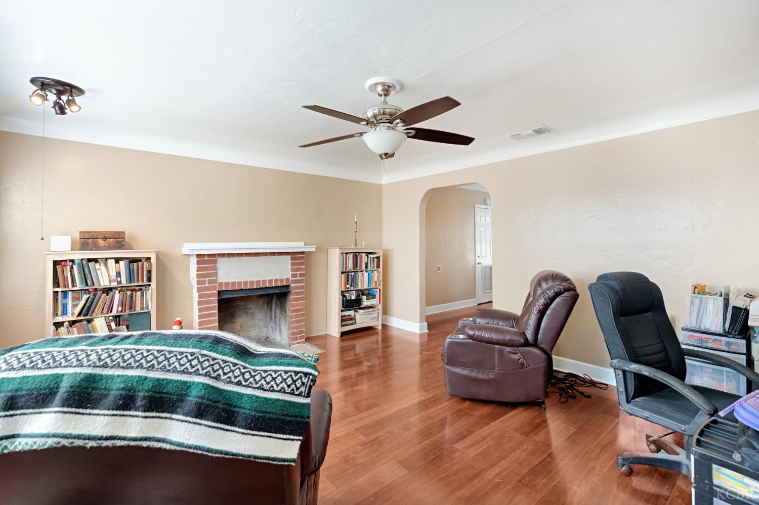 550 S 5th St, Chowchilla, CA 93610