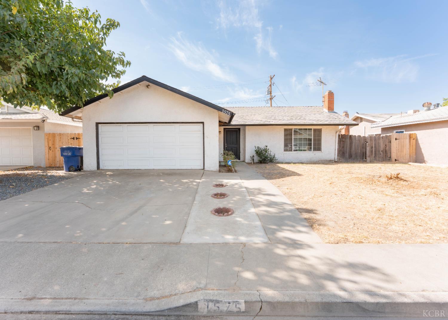 1575 Bluejay Cir, Hanford, CA 93230