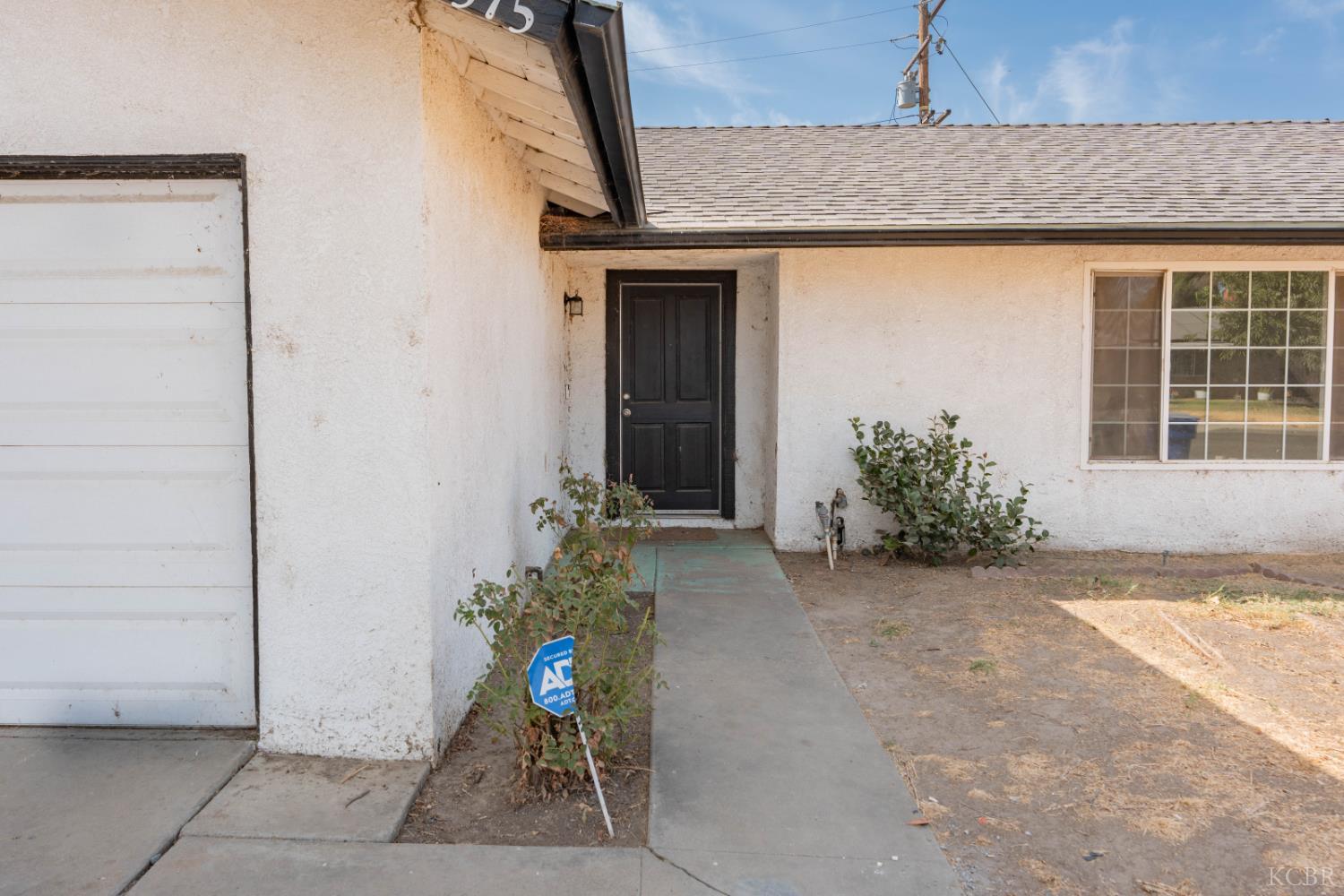 1575 Bluejay Cir, Hanford, CA 93230