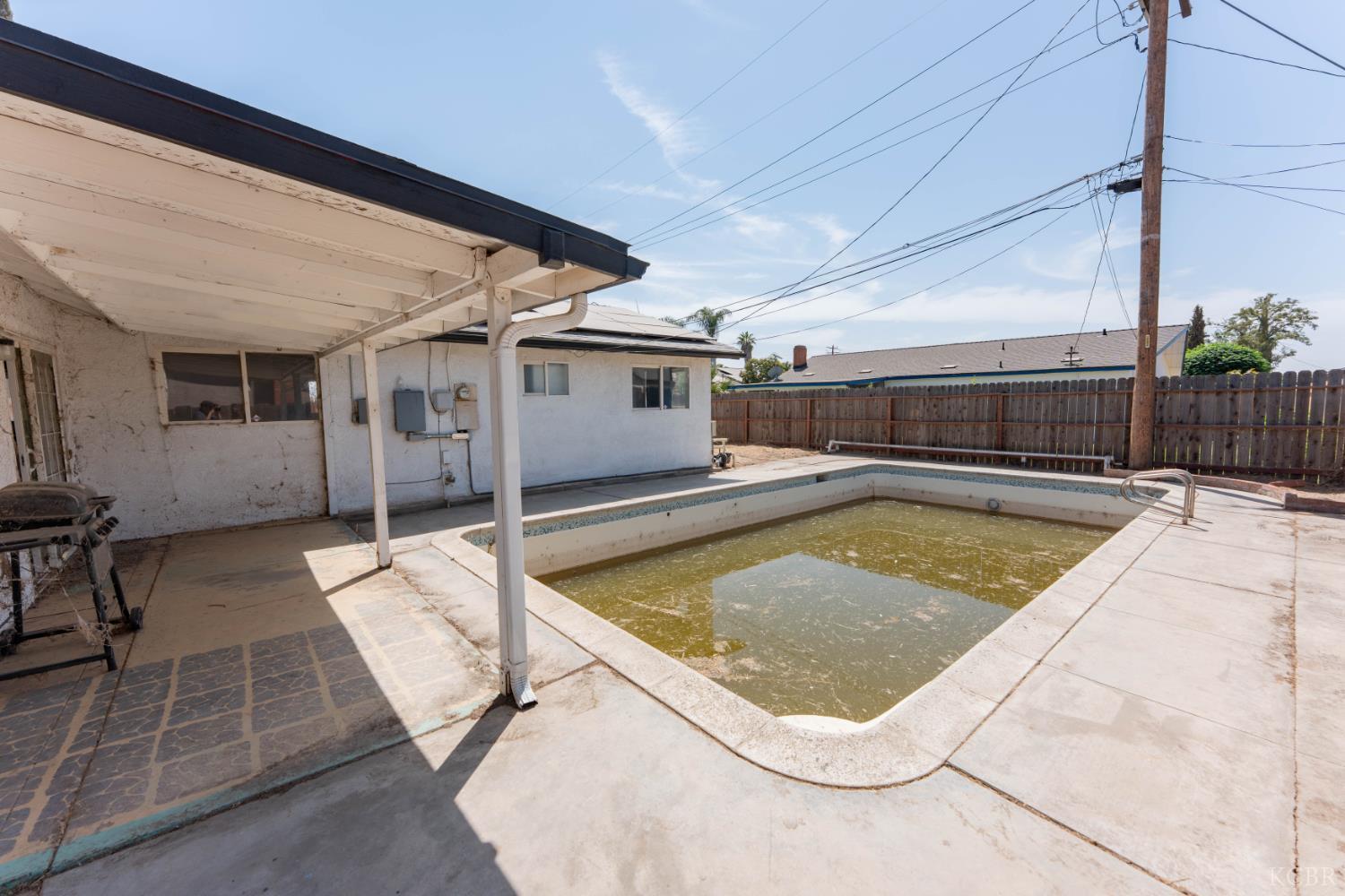 1575 Bluejay Cir, Hanford, CA 93230