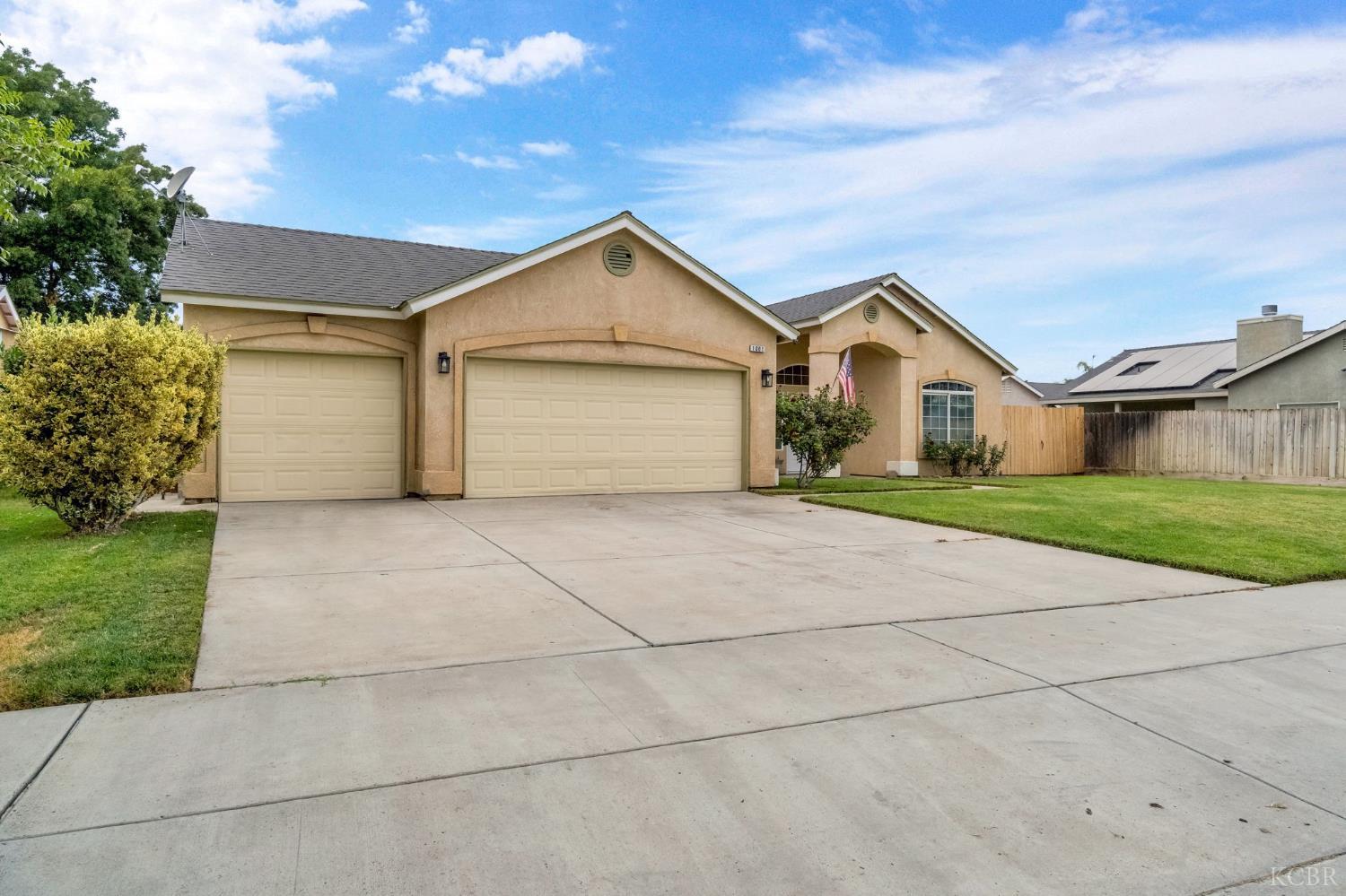 1001 Evergreen Ave, Lemoore, CA 93245