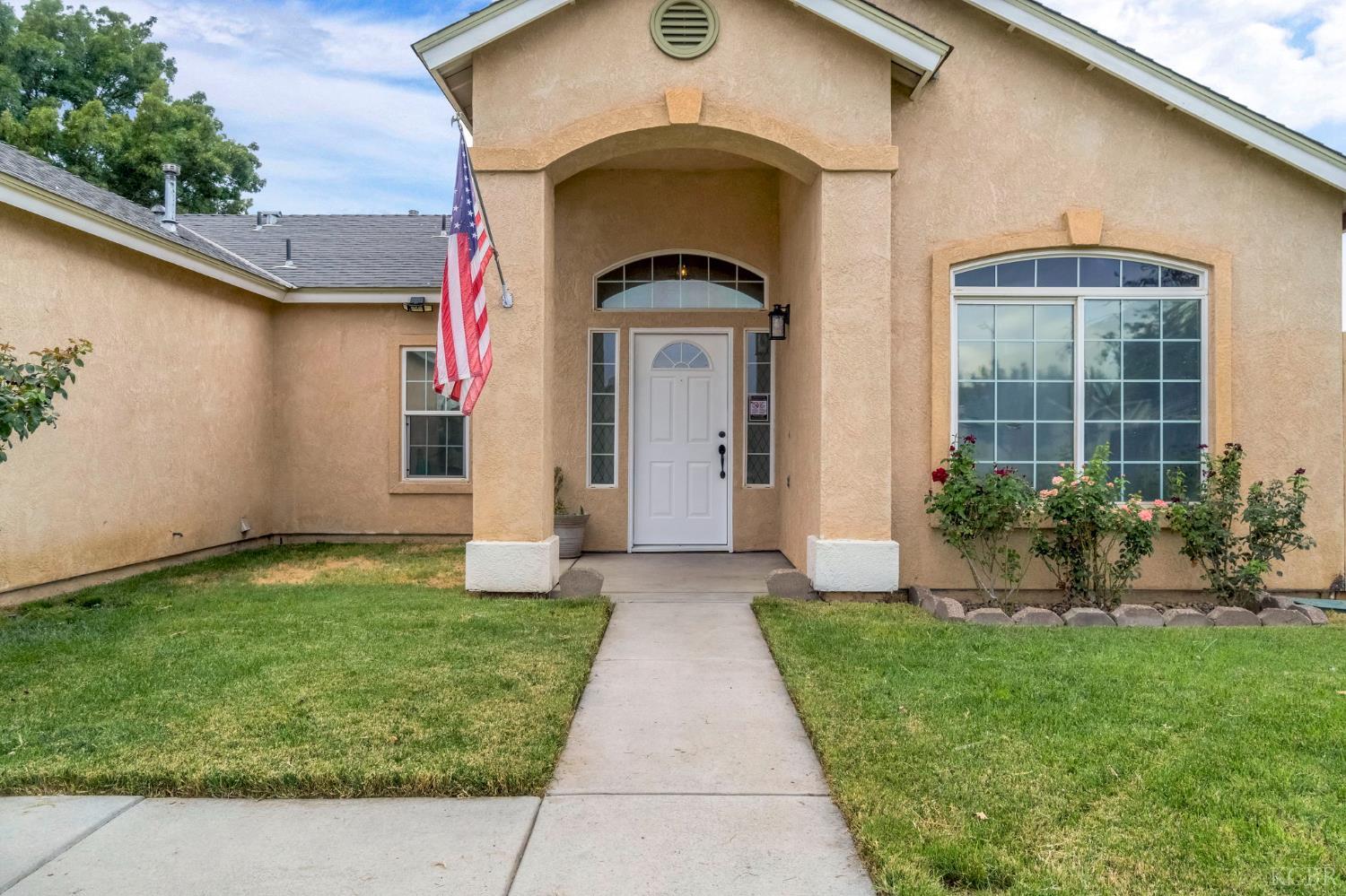 1001 Evergreen Ave, Lemoore, CA 93245