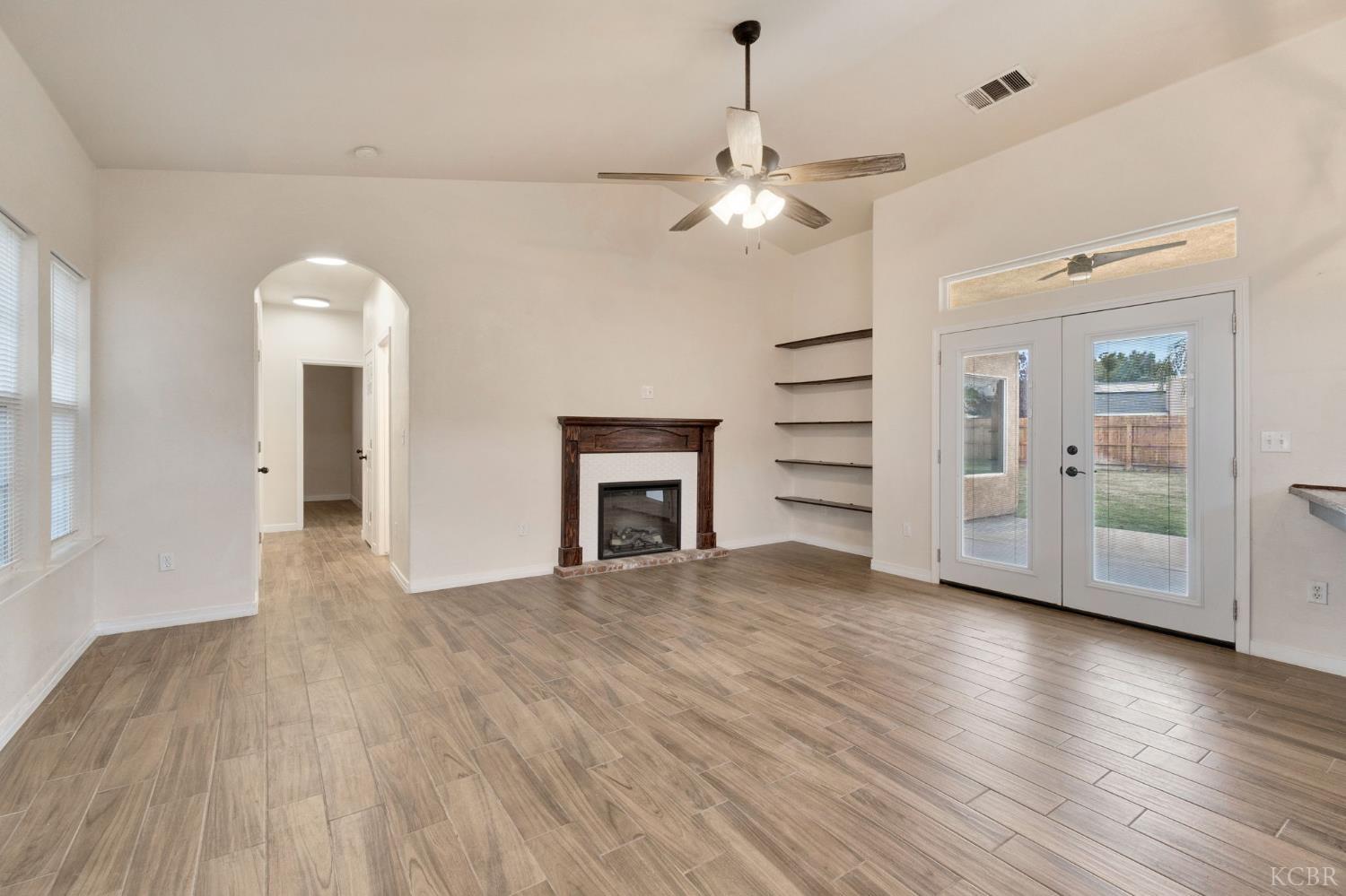 1001 Evergreen Ave, Lemoore, CA 93245
