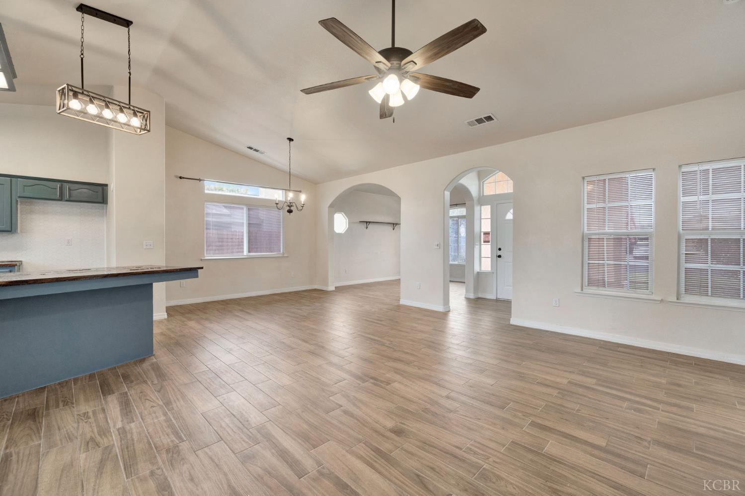 1001 Evergreen Ave, Lemoore, CA 93245