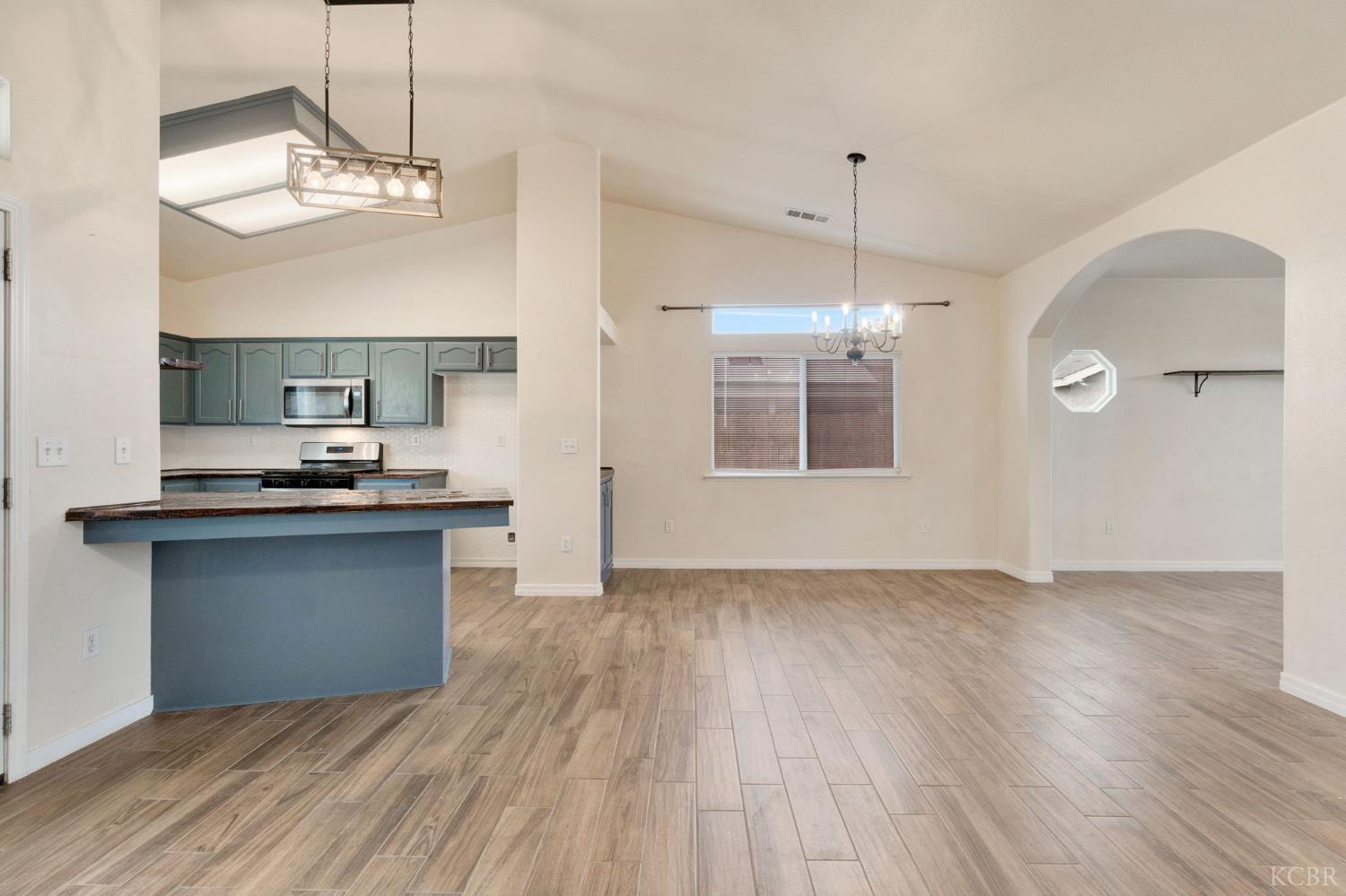 1001 Evergreen Ave, Lemoore, CA 93245