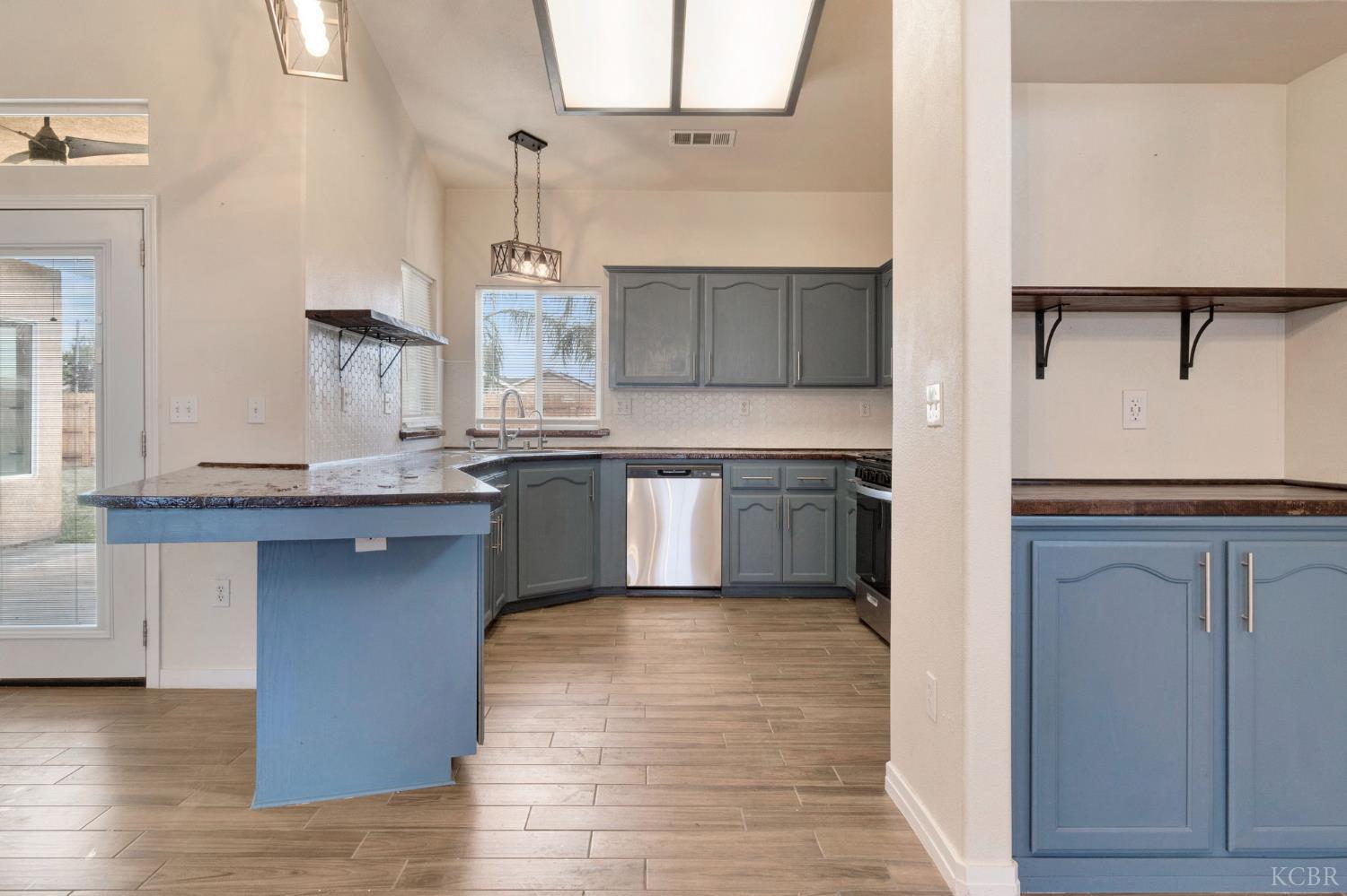 1001 Evergreen Ave, Lemoore, CA 93245