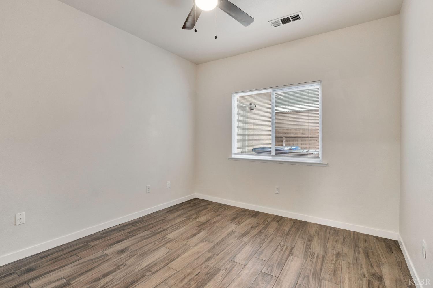 1001 Evergreen Ave, Lemoore, CA 93245