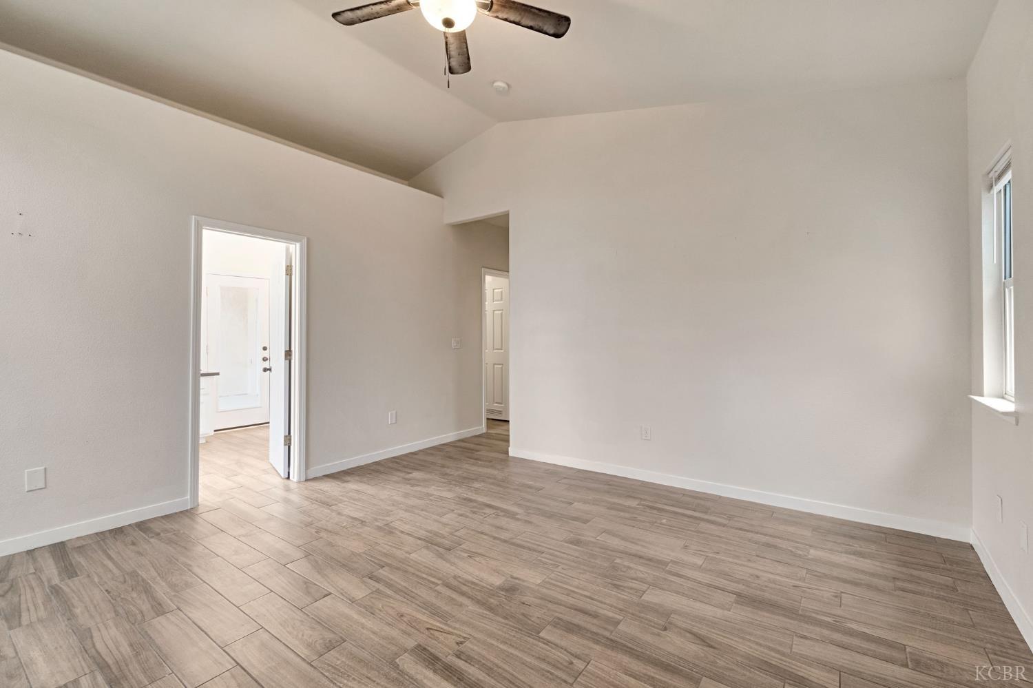 1001 Evergreen Ave, Lemoore, CA 93245
