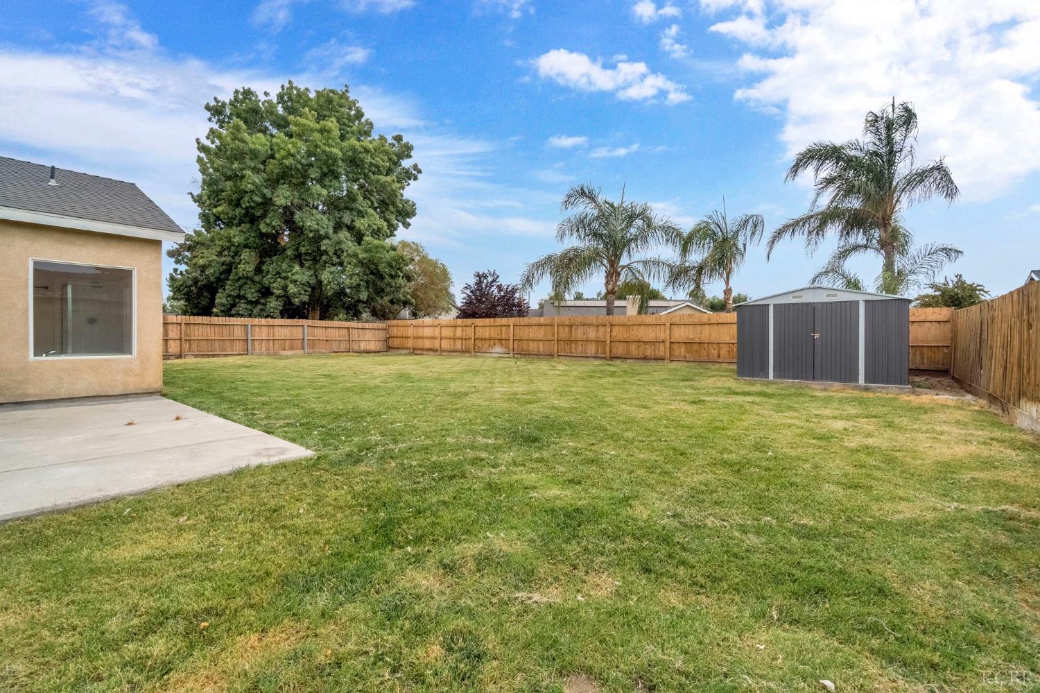 1001 Evergreen Ave, Lemoore, CA 93245