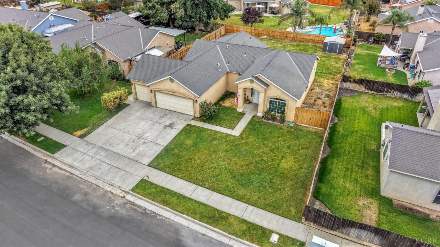 1001 Evergreen Ave, Lemoore, CA 93245