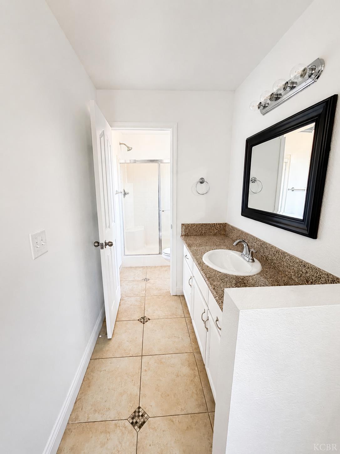 857 Isaac Newton Dr, Hanford, CA 93230