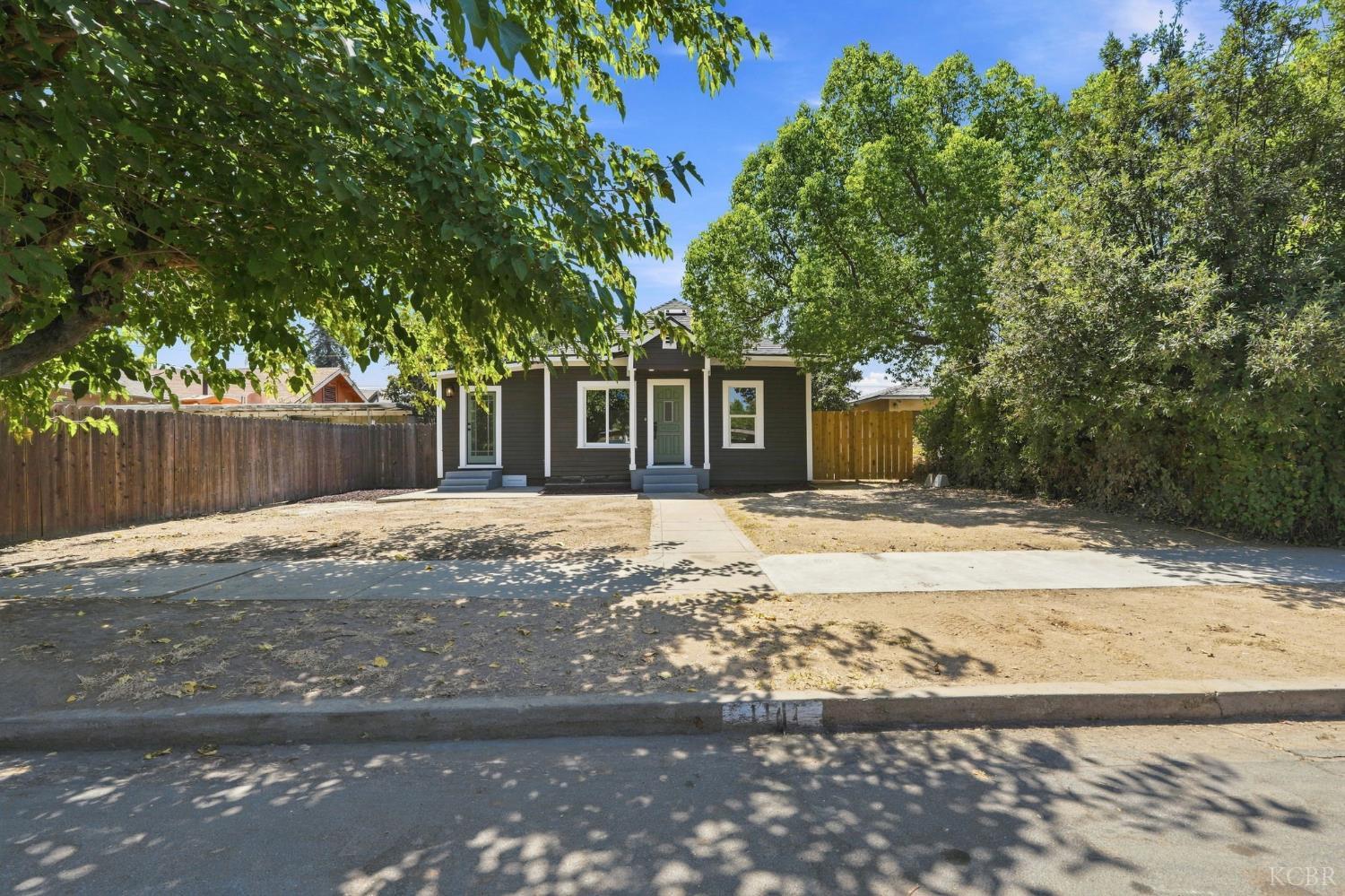 1145 D St, Reedley, CA 93654