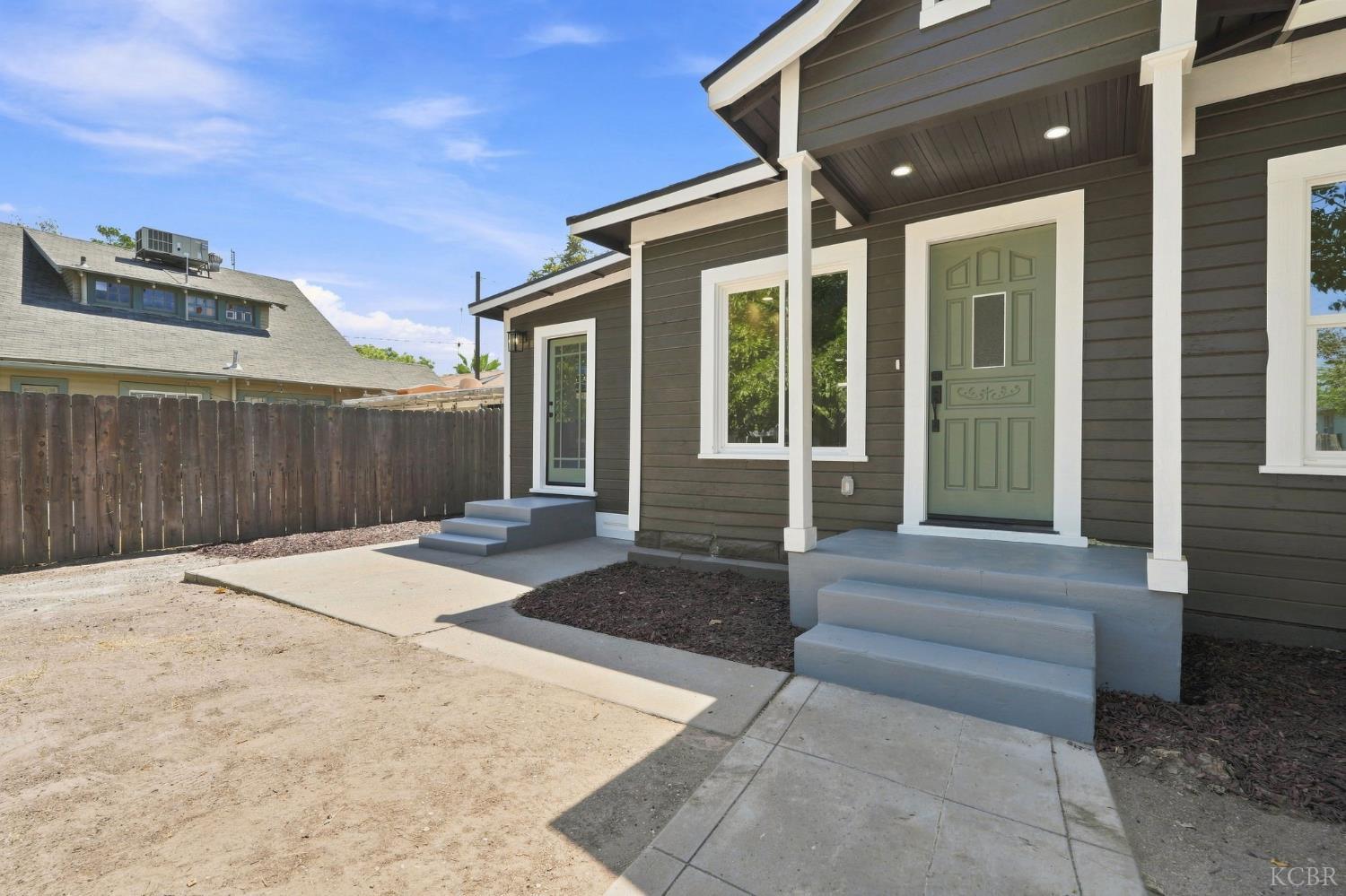 1145 D St, Reedley, CA 93654