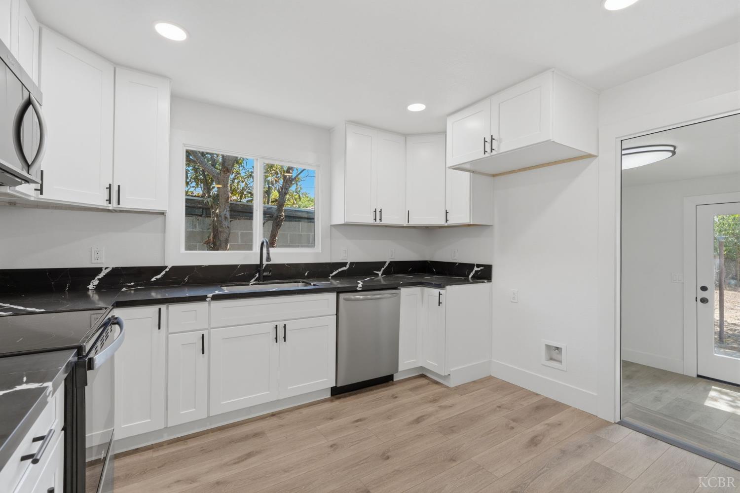 1145 D St, Reedley, CA 93654