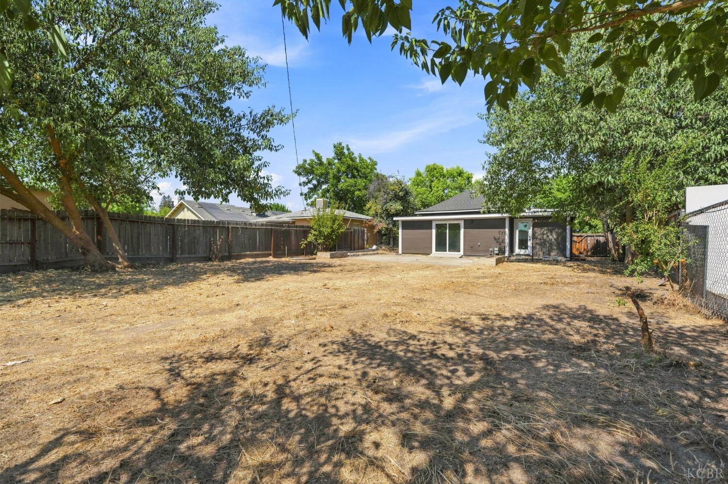 1145 D St, Reedley, CA 93654