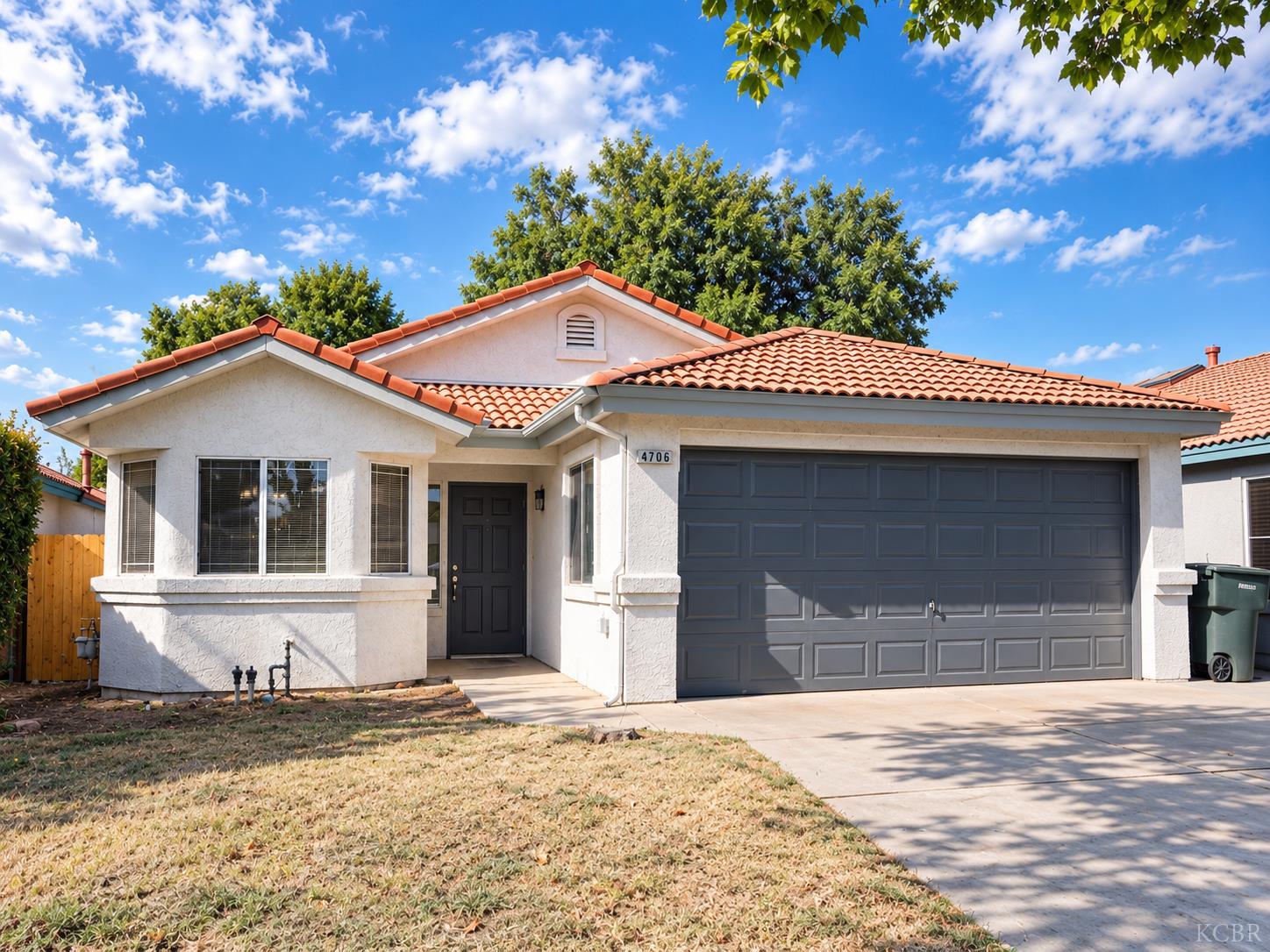 4706 W University Ave, Fresno, CA 93722
