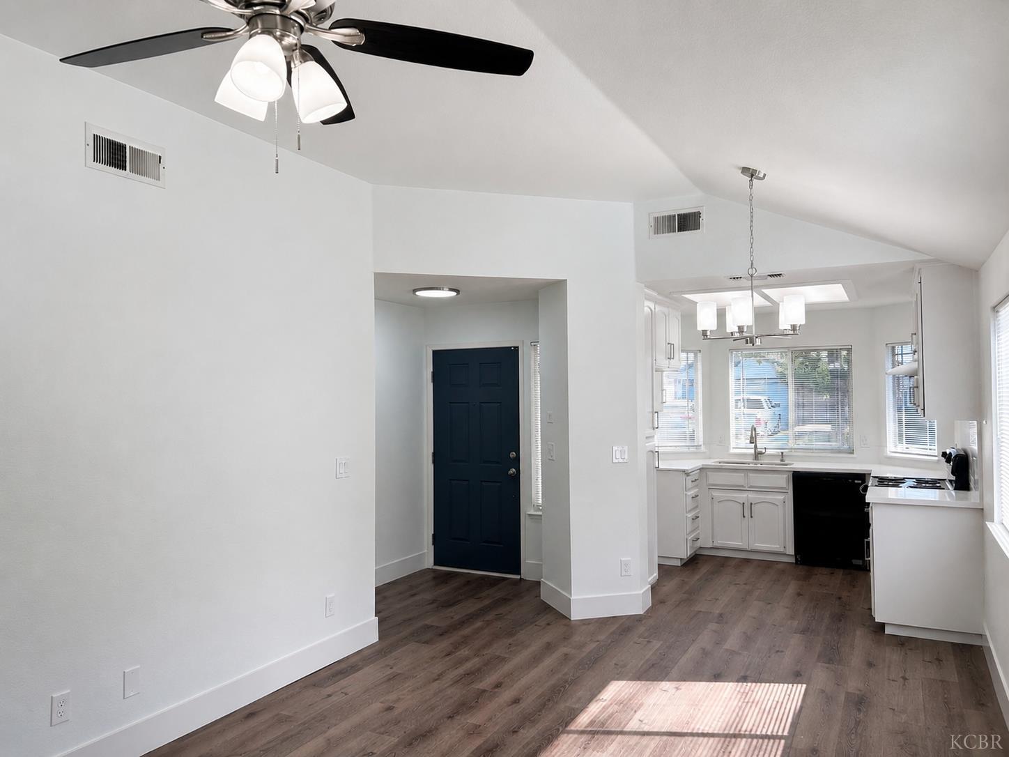4706 W University Ave, Fresno, CA 93722