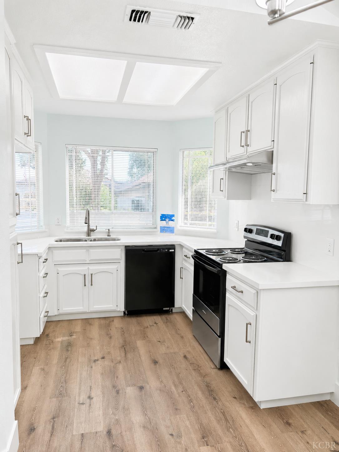 4706 W University Ave, Fresno, CA 93722