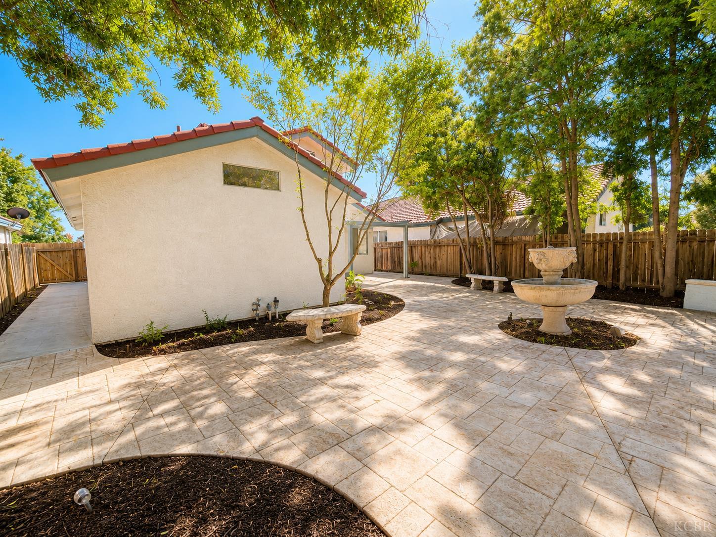 4706 W University Ave, Fresno, CA 93722