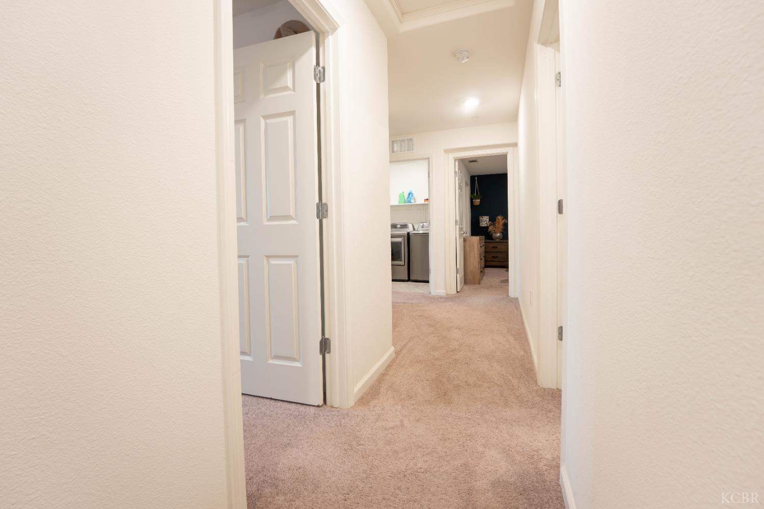 2258 S Manzanita Ct, Visalia, CA 93292