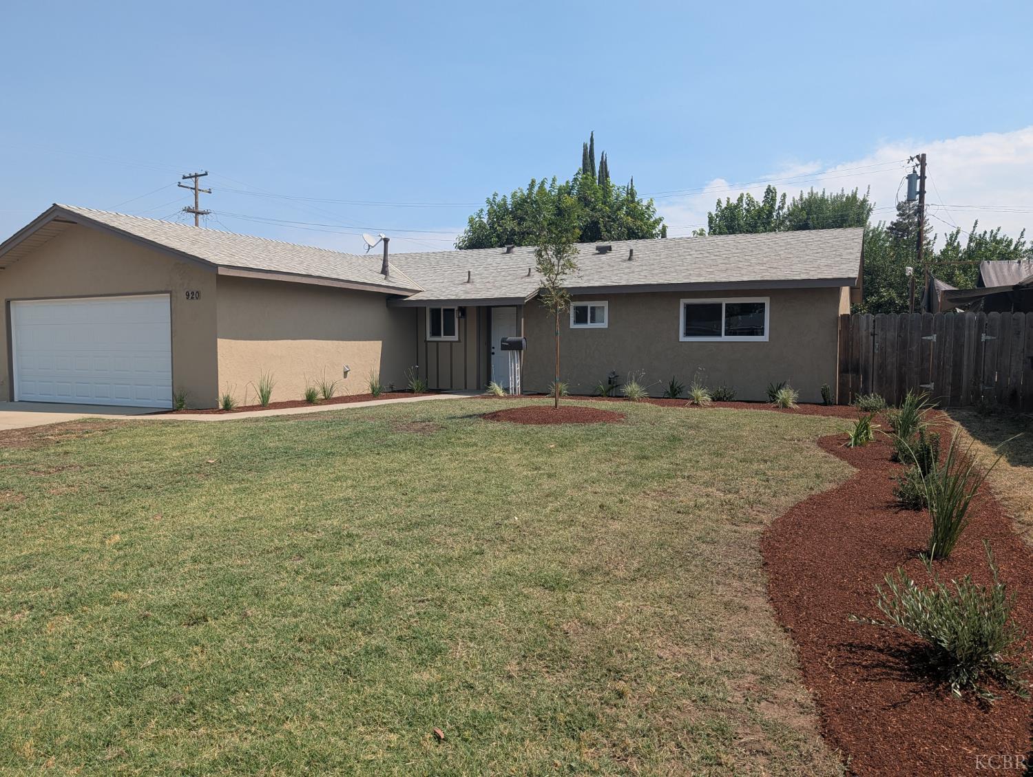 920 Avocado Dr, Lemoore, CA 93245
