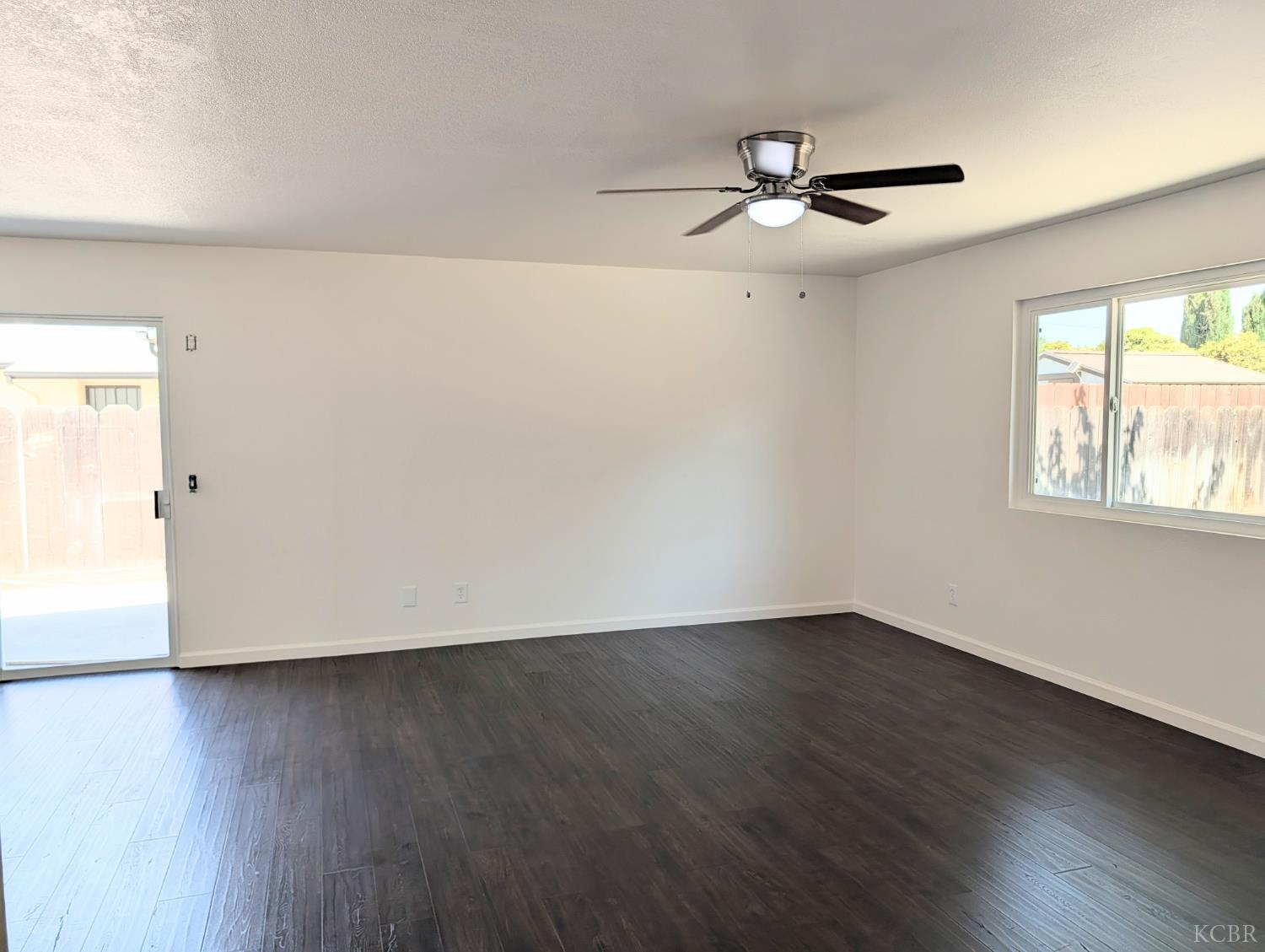 920 Avocado Dr, Lemoore, CA 93245